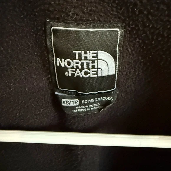 The North Face Classic Black Zip-Up Jacket - Picture 8 of 10